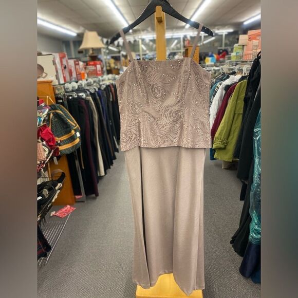 Kathy Roberts Sz. 10 2pc Taupe w/Beading Jacket&Dress - Picture 3 of 4